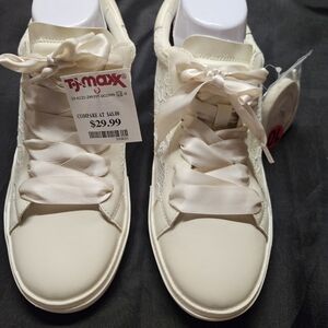 Dolce Vita Lace Sneakers Ribbon Laces